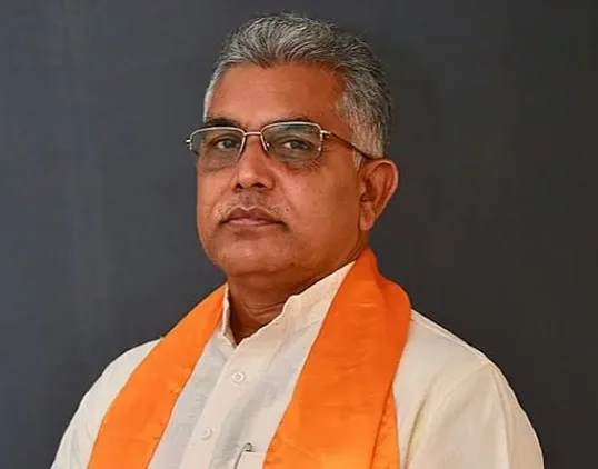 কংগ্রেসের সুপ্রিম কোর্ট অভিযান ও উৎসবের আবহে মমতার মিছিল নিয়ে তীব্র আক্রমণ দিলীপ ঘোষের