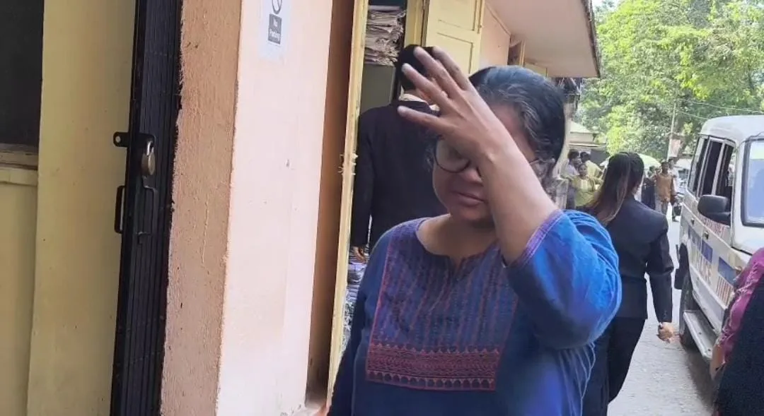 হোটেলের ভাড়া বাকি ৫০-৬০ হাজার টাকা বলে দাবি, চাইতে গেলেই বাঁধলো বিপত্তি!