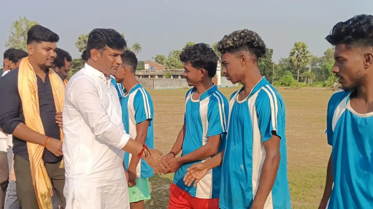 কাল্লাপুরে যুব সমিতি ক্লাবের ৩৮তম ফুটবল প্রতিযোগিতা, উপস্থিত বড়জোড়ার বিধায়ক বিল্লেশ্বর সিনহা