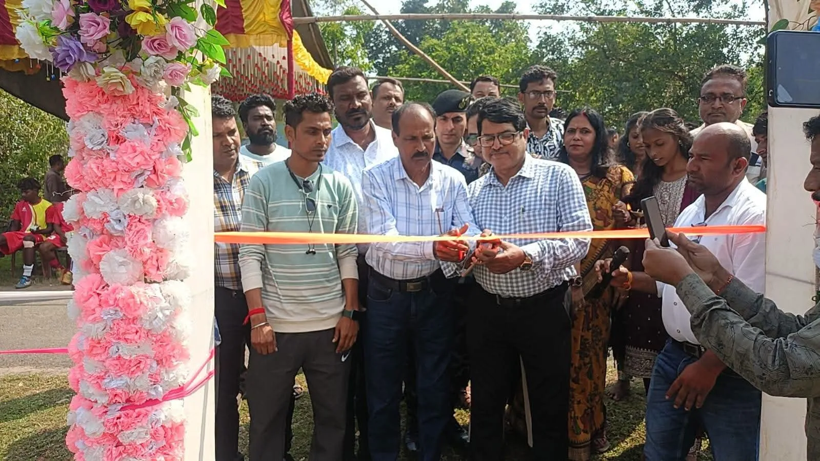 হেলনা শুশুনিয়ায় শুরু হলো মনসা মাতা ক্লাবের দুই দিবসীয় মেগা ফুটবল ধামাকা