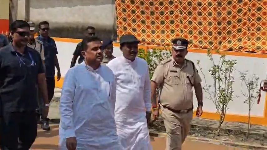 কাকদ্বীপ রবীন্দ্রভবনের পথে মূখ্যমন্ত্রী পায়ে হেঁটে