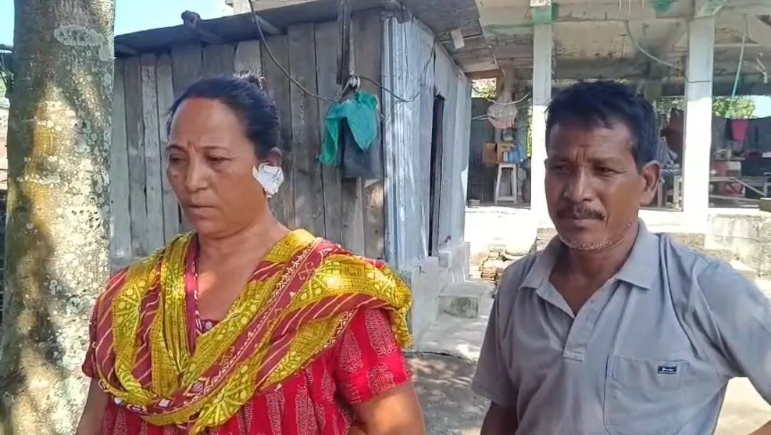 কান ছিঁড়ে দুল চুরি মহিলার