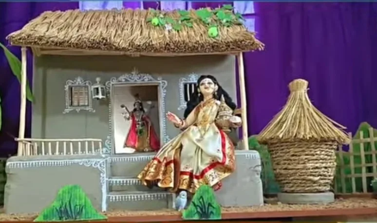 লক্ষ্মীপুজোতে সমাজ সচেনতার বার্তা পুরুলিয়ায়