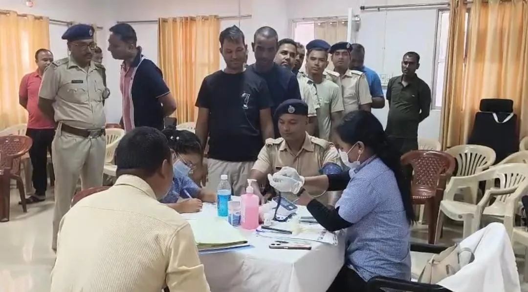 স্বাস্থ্য শিবিরে জিআরপি কর্মীরা