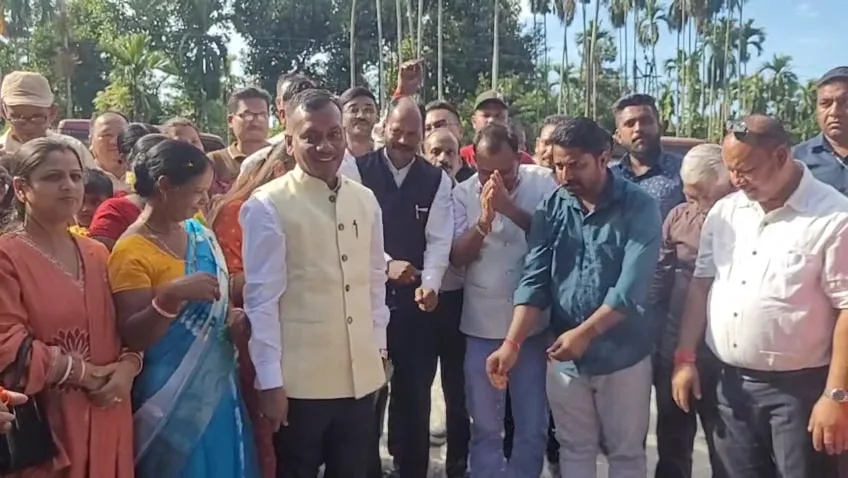 রাস্তা নির্মাণের কাজের শিলান্যাস অনুষ্ঠান