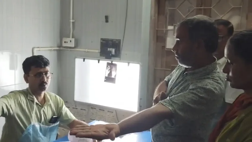 কাঁটাতার পেরিয়ে আসা ক্যানিংয়ে বাংলাদেশি যুবক
