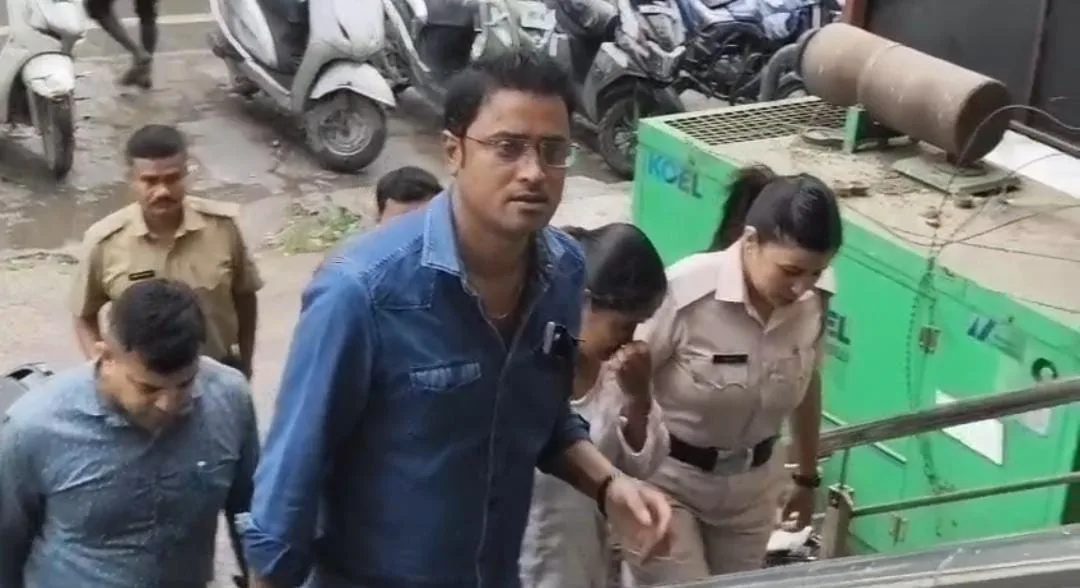 সাইবার প্রতারণা মামলায় উঠে আসছে চাঞ্চল্যকর তথ্য