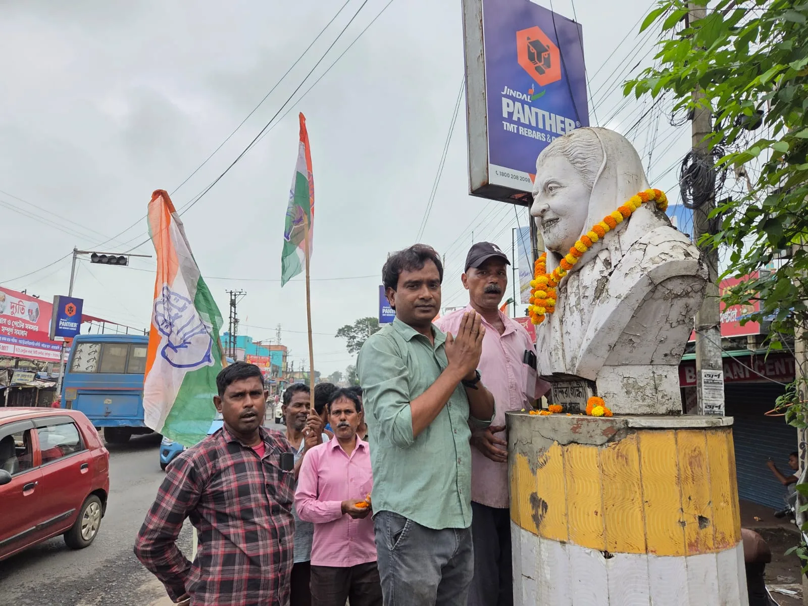 বড়জোড়ায় ইন্দিরা স্মরণে কংগ্রেসের উদ্যোগ