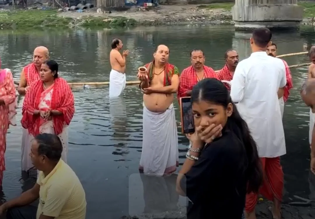 দেবীপক্ষের সূচনা, মহালয়ায় শিলিগুড়িতে তর্পণ করলেন বহু মানুষ